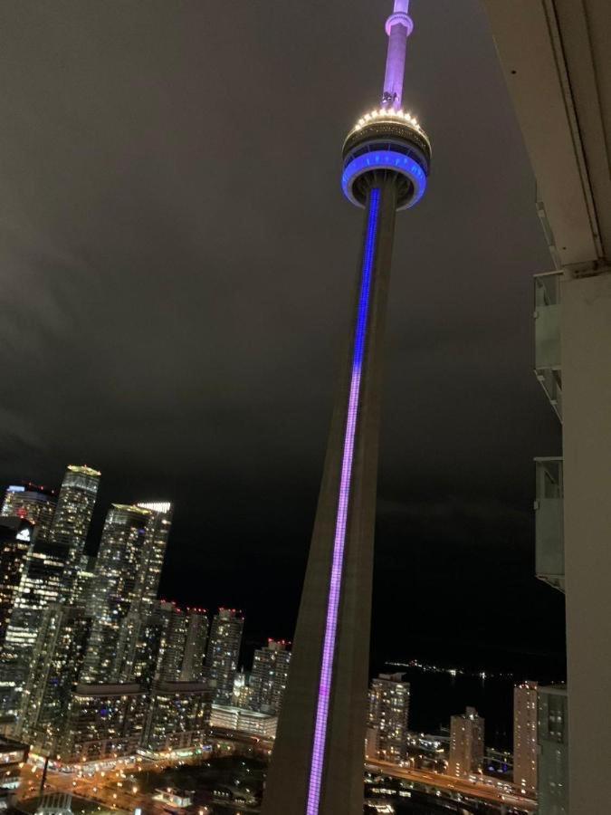 Luxury Condo With Cn Tower View トロント エクステリア 写真