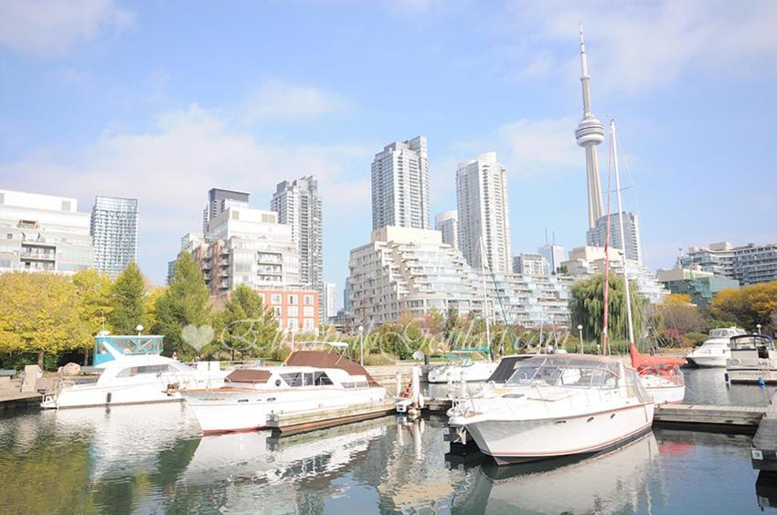 Luxury Condo With Cn Tower View トロント エクステリア 写真