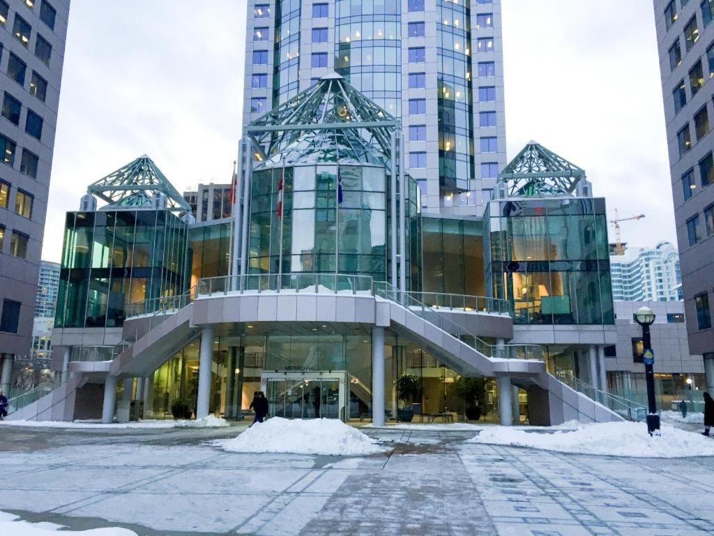 Luxury Condo With Cn Tower View トロント エクステリア 写真